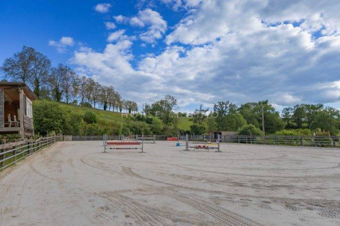 Equestrian property  Loire