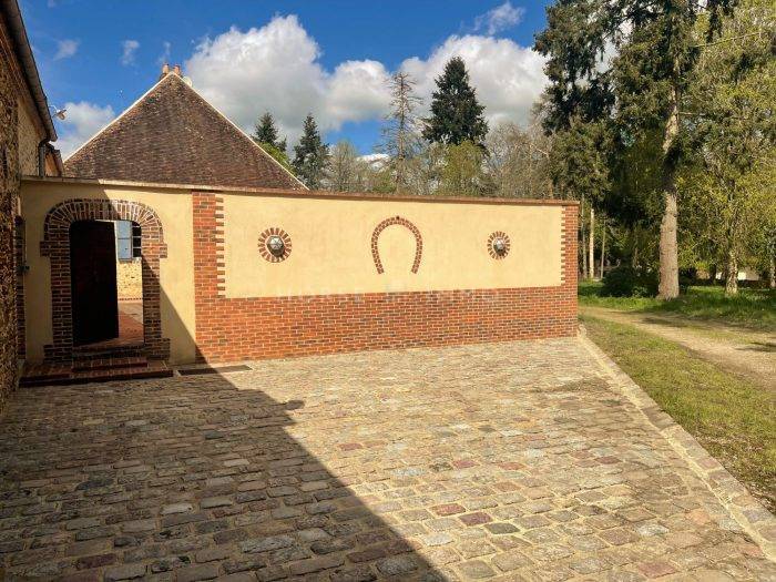 Equestrian property  Orne