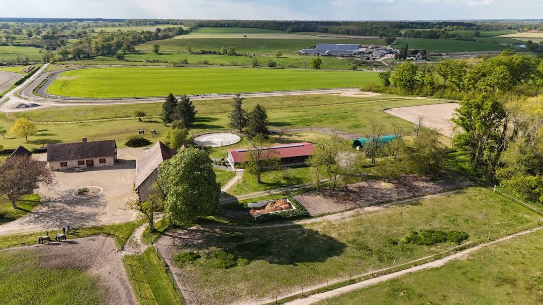 Equestrian property  Allier