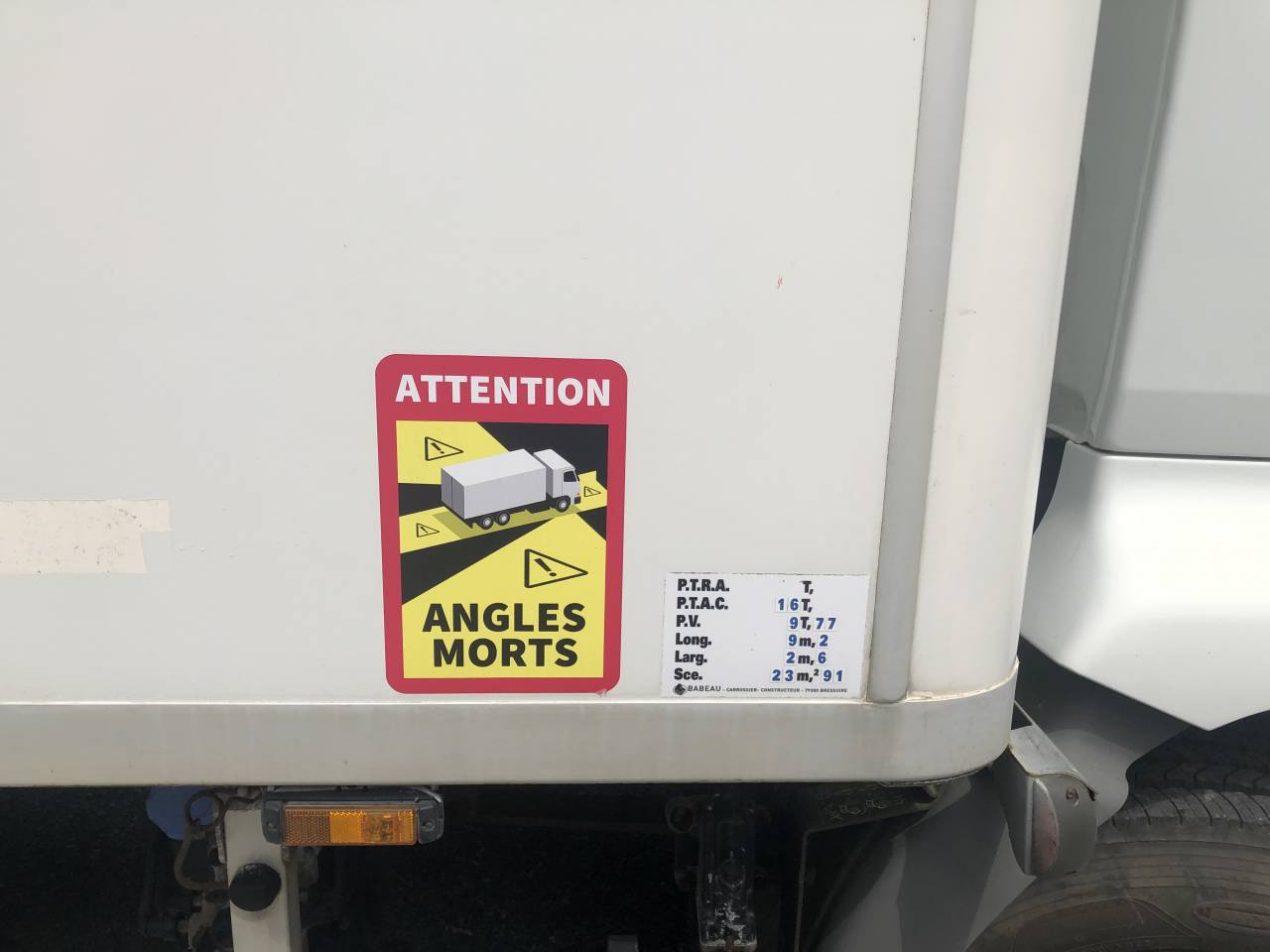 Horsebox NON-HGV Renault MIDLUM 240 DXI - 16 tonnes 2008 Used