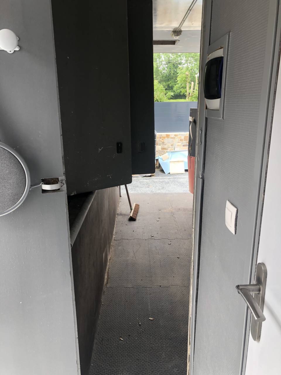 Horsebox NON-HGV Renault MIDLUM 240 DXI - 16 tonnes 2008 Used