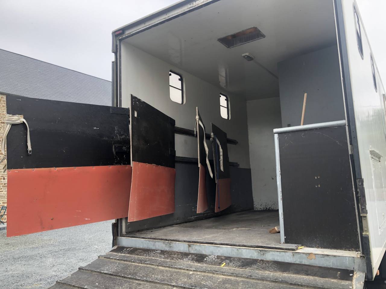 Horsebox NON-HGV Renault MIDLUM 240 DXI - 16 tonnes 2008 Used