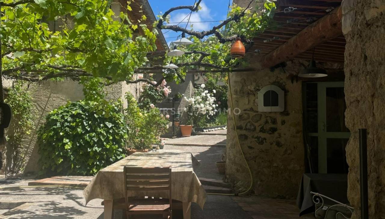 Equestrian property  Vaucluse