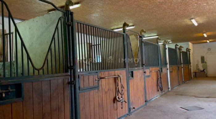 Equestrian property  Drôme