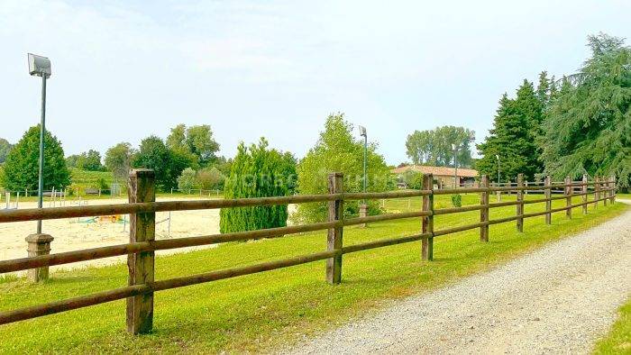 Equestrian property  Drôme