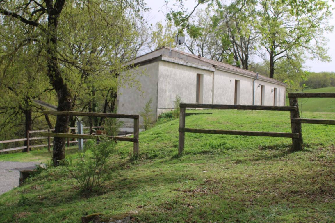 Equestrian property  tarn