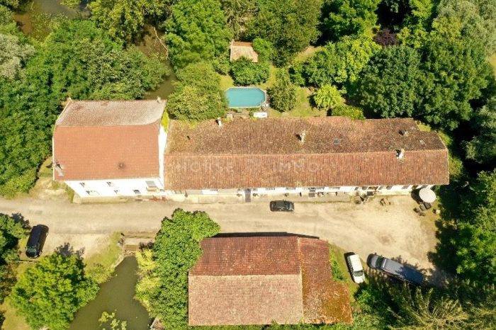 Equestrian property  Ain