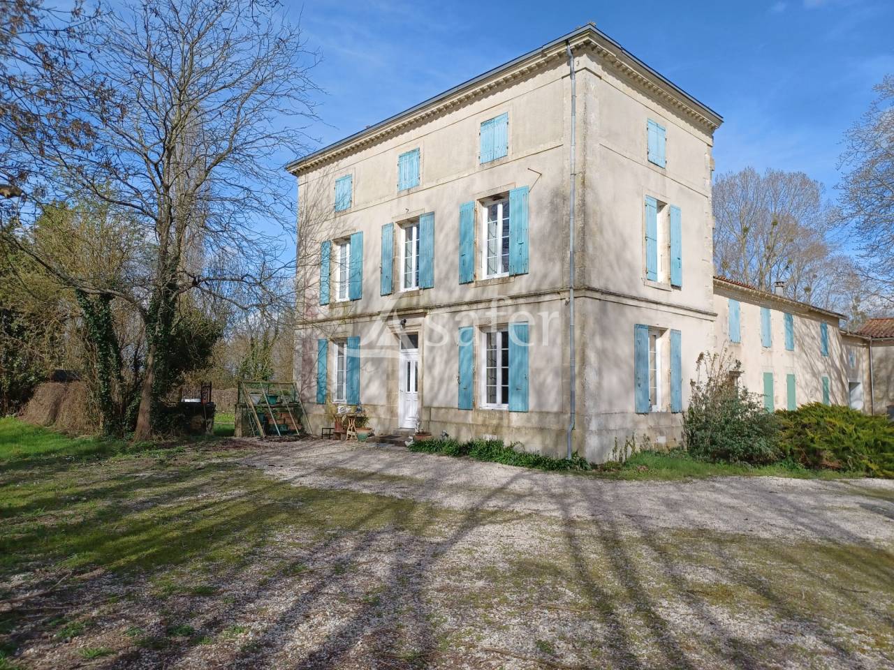 Other country property  Deux-Sèvres