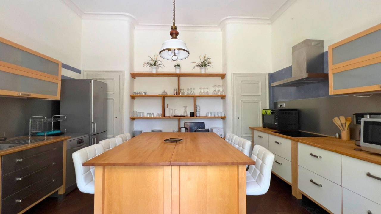 Equestrian property  Aude