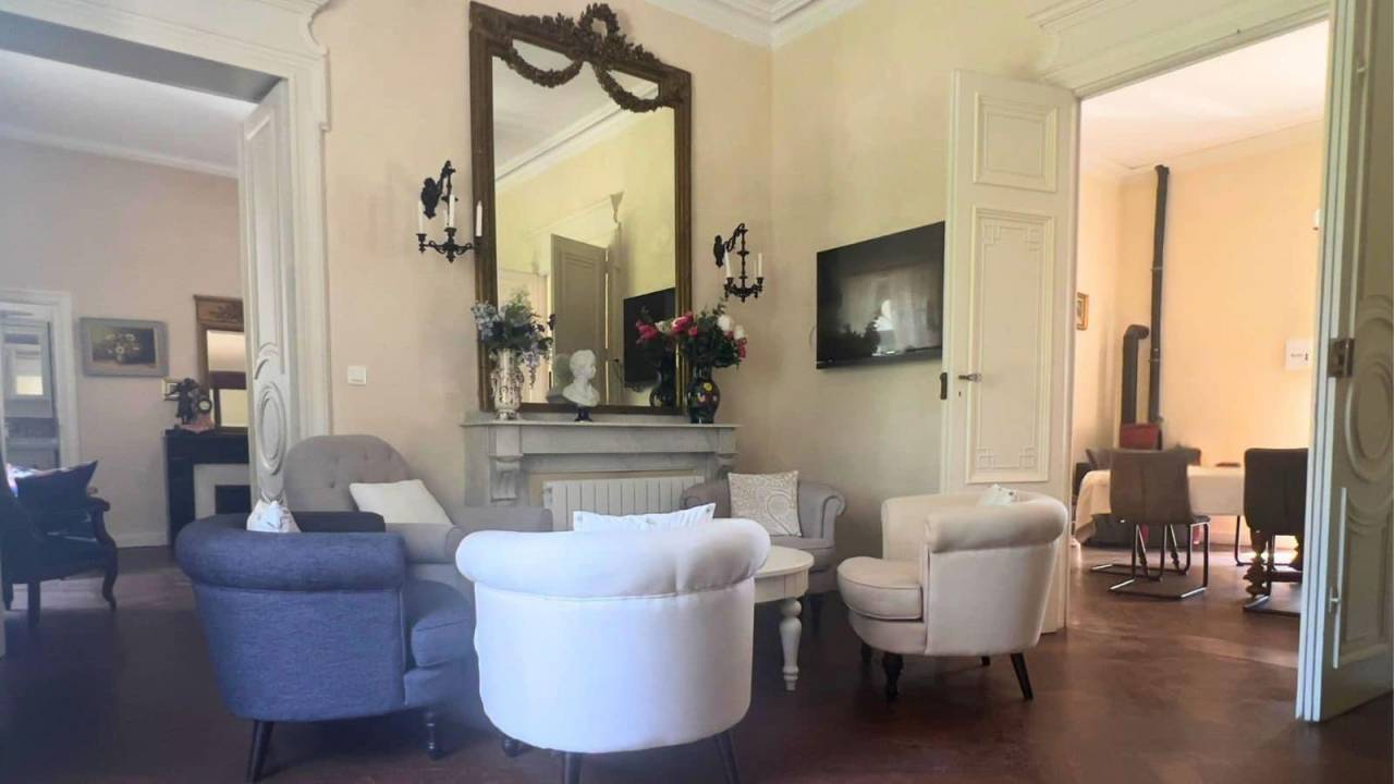 Equestrian property  Aude