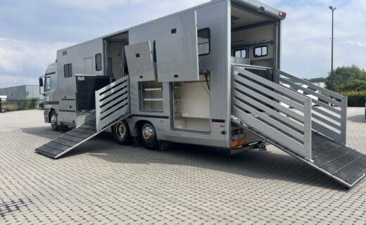 Horsebox NON-HGV Mercedes actros 2000 Used