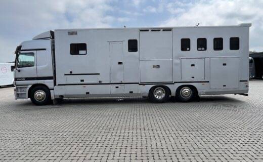 Horsebox NON-HGV Mercedes actros 2000 Used