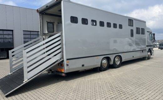 Horsebox NON-HGV Mercedes actros 2000 Used