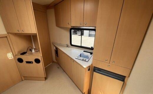 Horsebox NON-HGV Mercedes actros 2000 Used