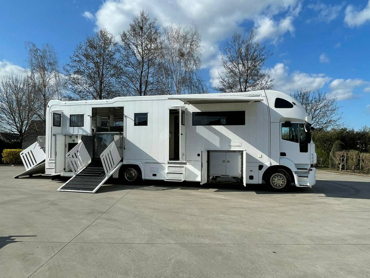 Horsebox NON-HGV Iveco IVECO 0 Used