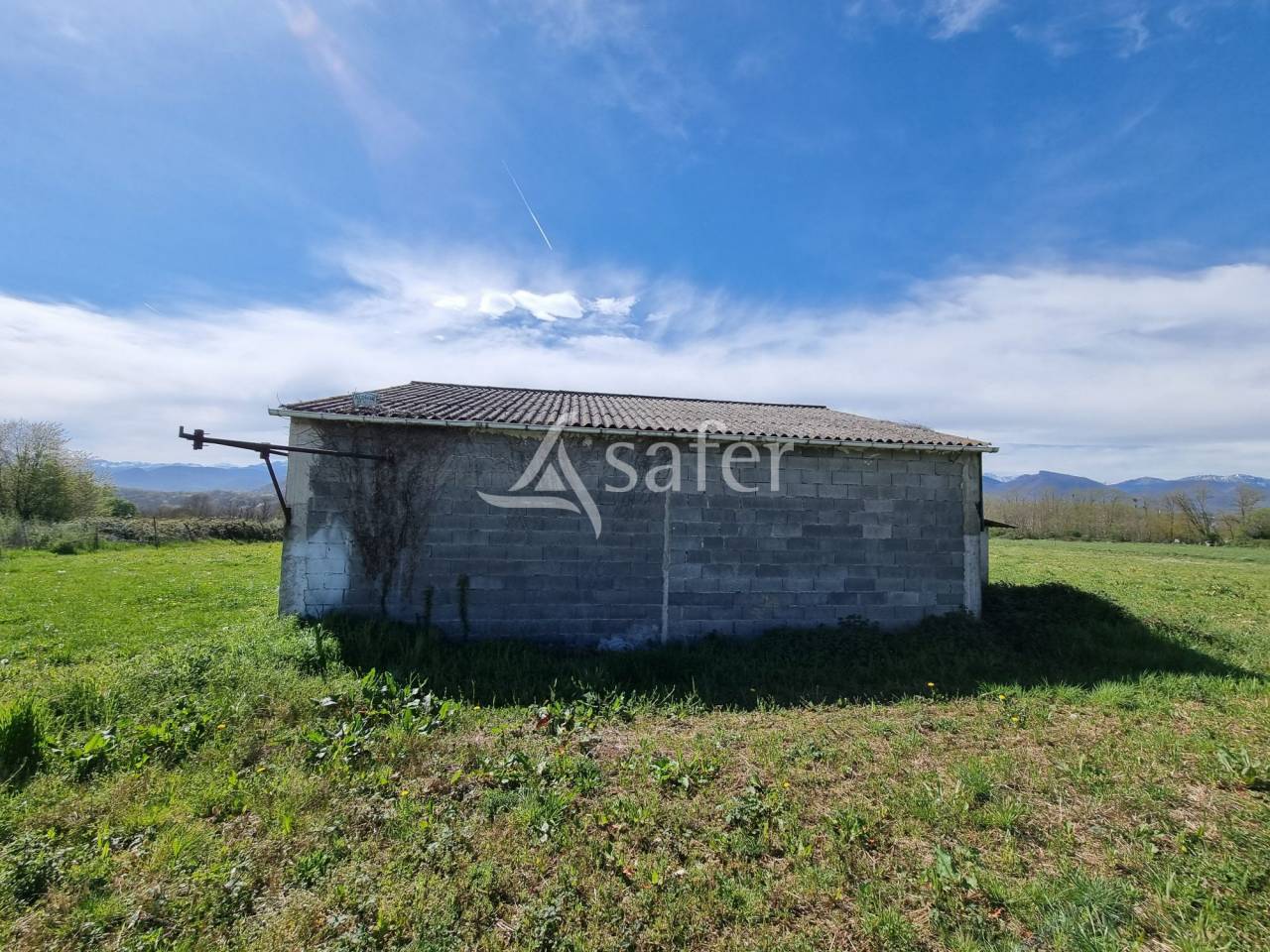 Other country property  Hautes-Pyrénées