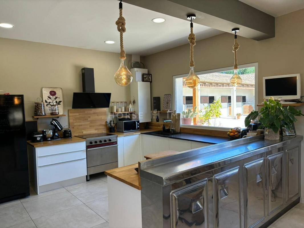 Equestrian property  Hérault