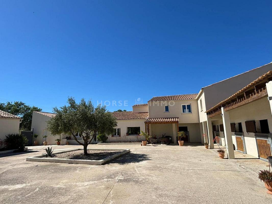 Equestrian property  Hérault