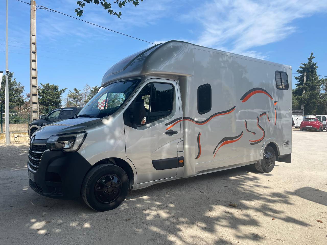 Horsebox HGV Les Vans Roussel MASTER 2020 New