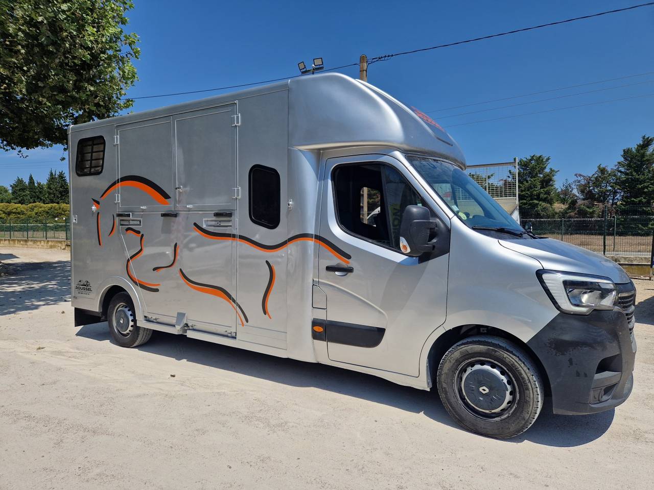 Horsebox HGV Les Vans Roussel MASTER 2020 New