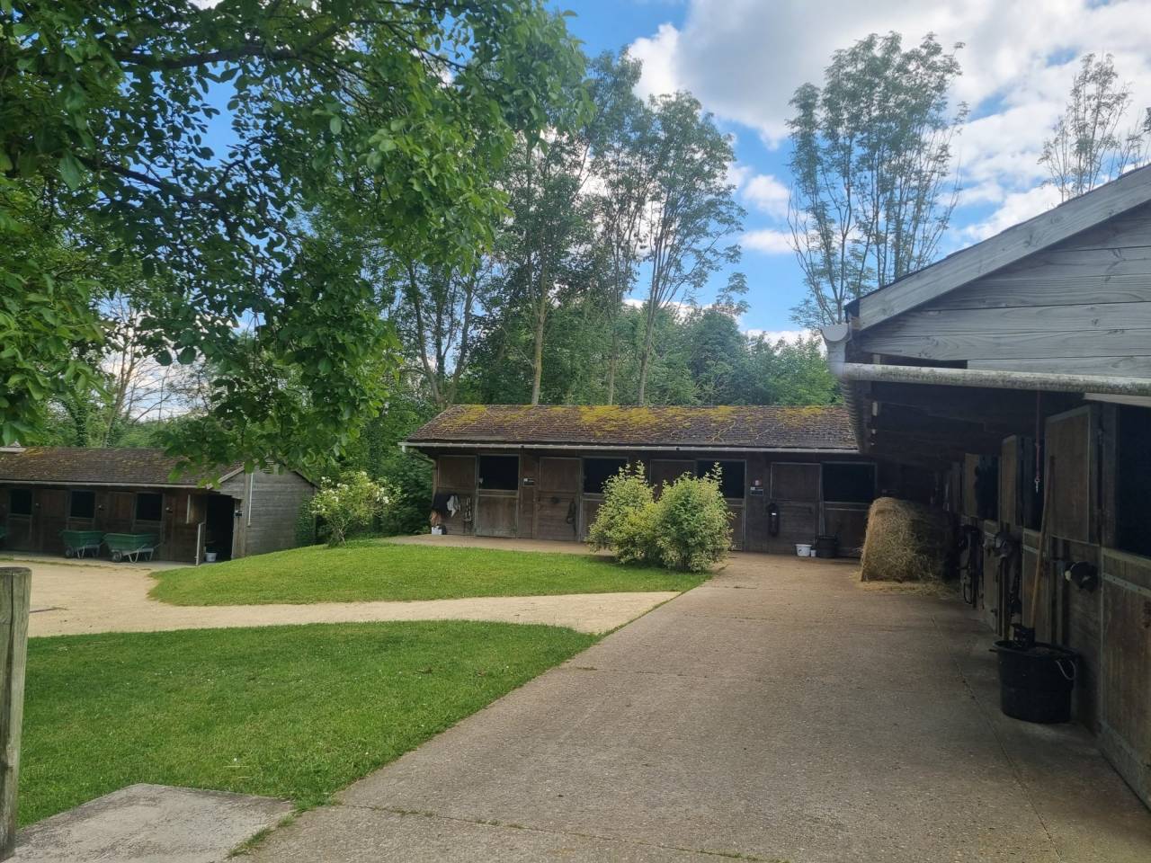 Livery yard  Val-d'Oise