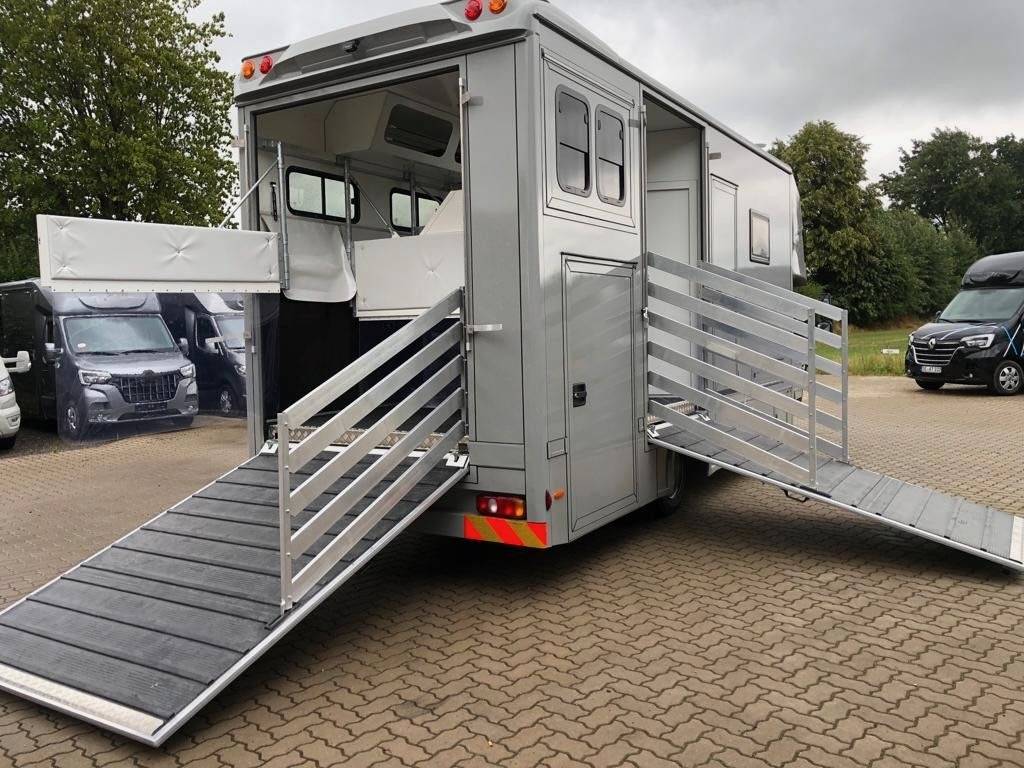 Horsebox NON-HGV Autre marque FUSO  0 New