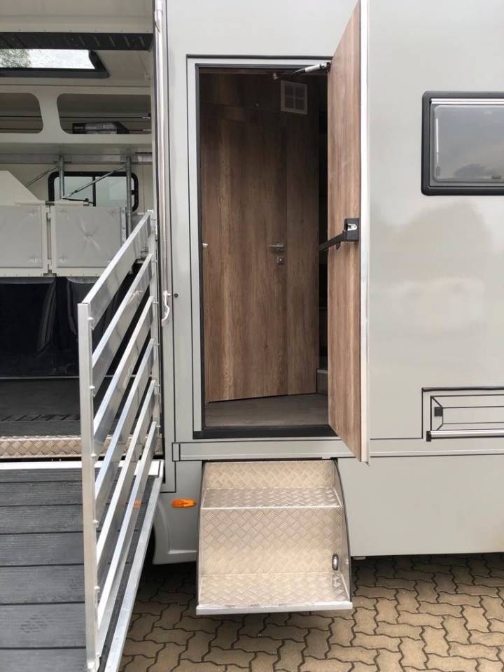 Horsebox NON-HGV Autre marque FUSO  0 New