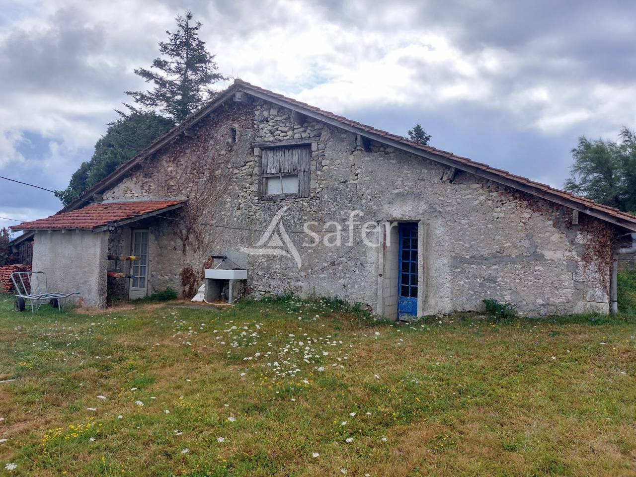 Sheep farm  Dordogne