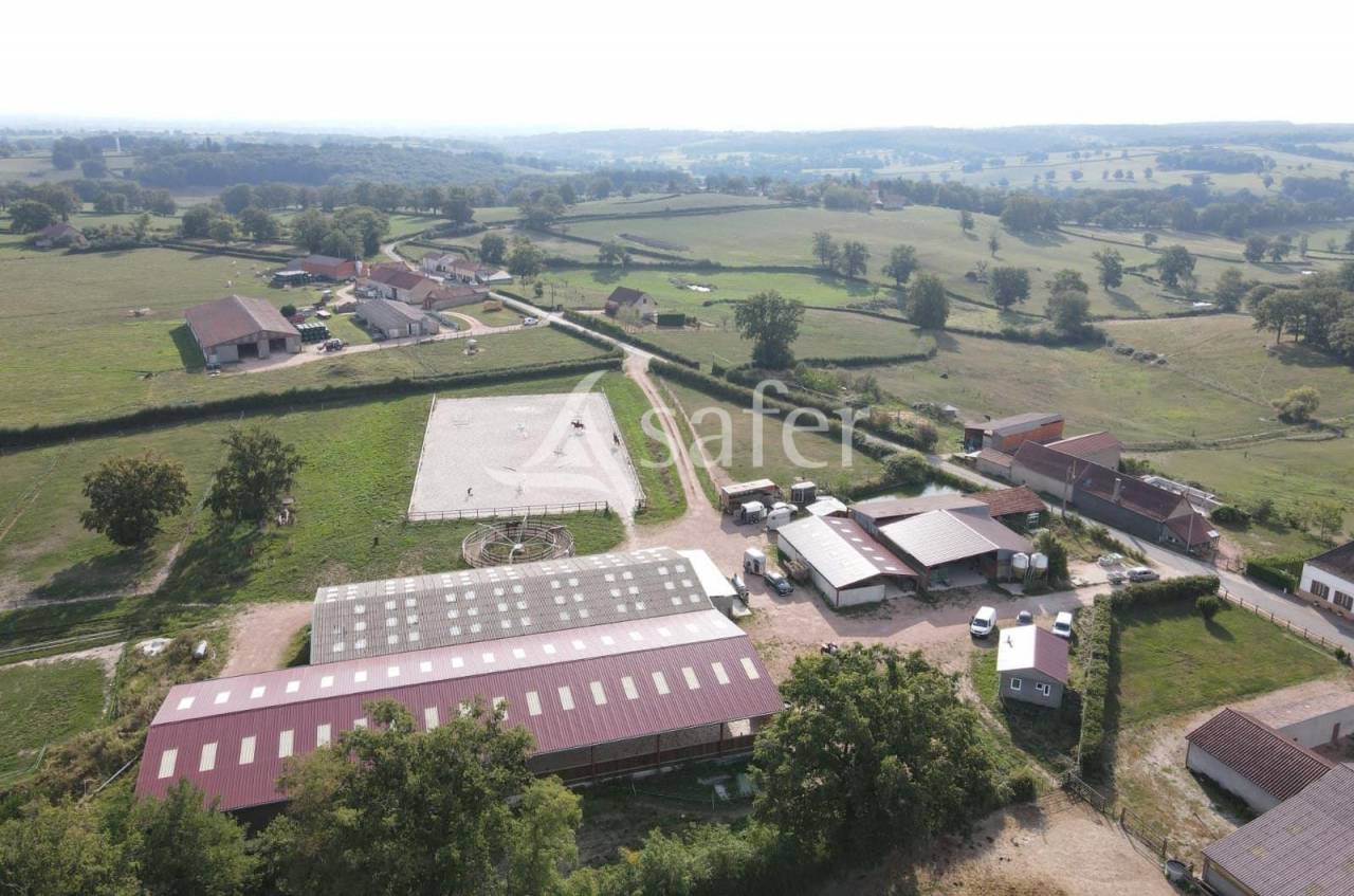 Equestrian property  Allier