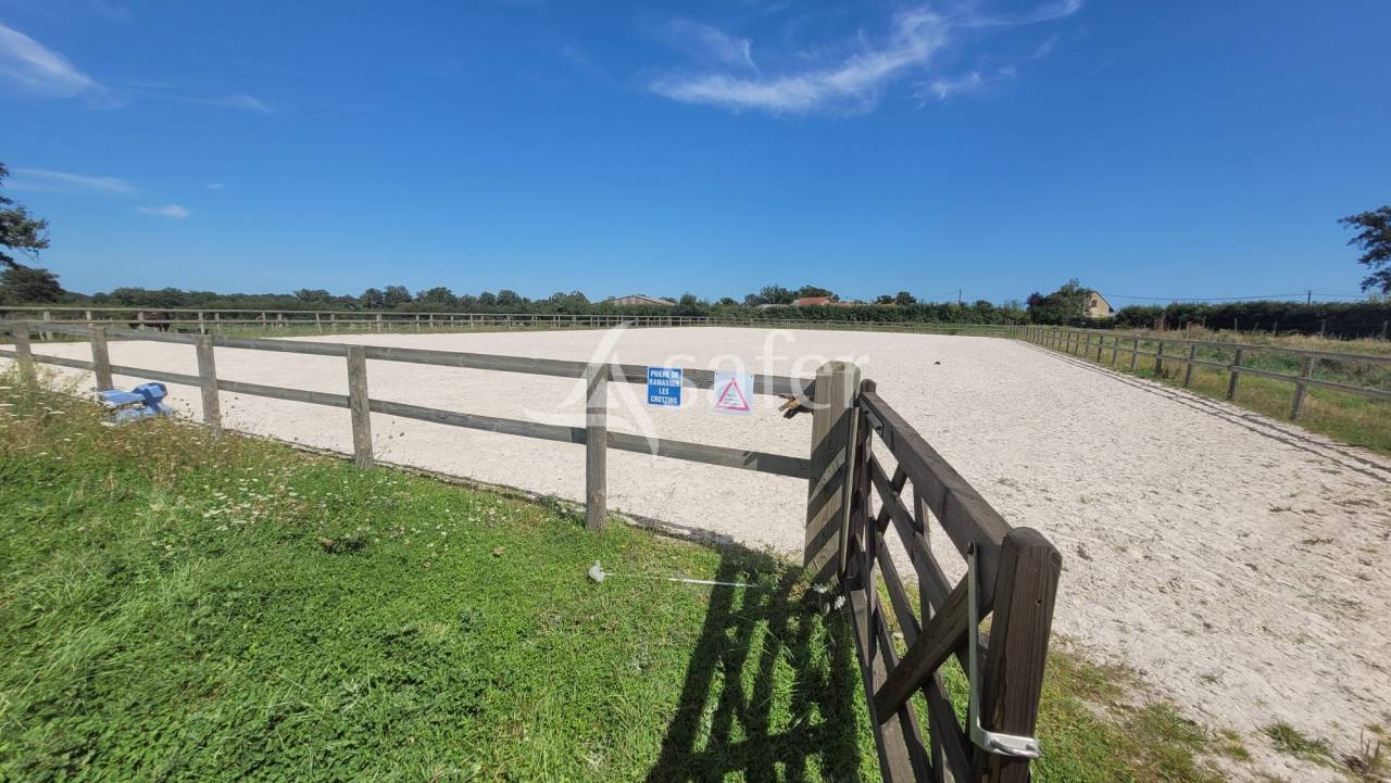 Equestrian property  Allier