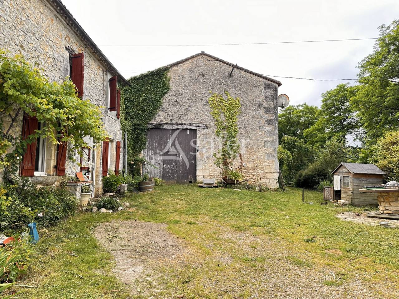 Other country property  Charente