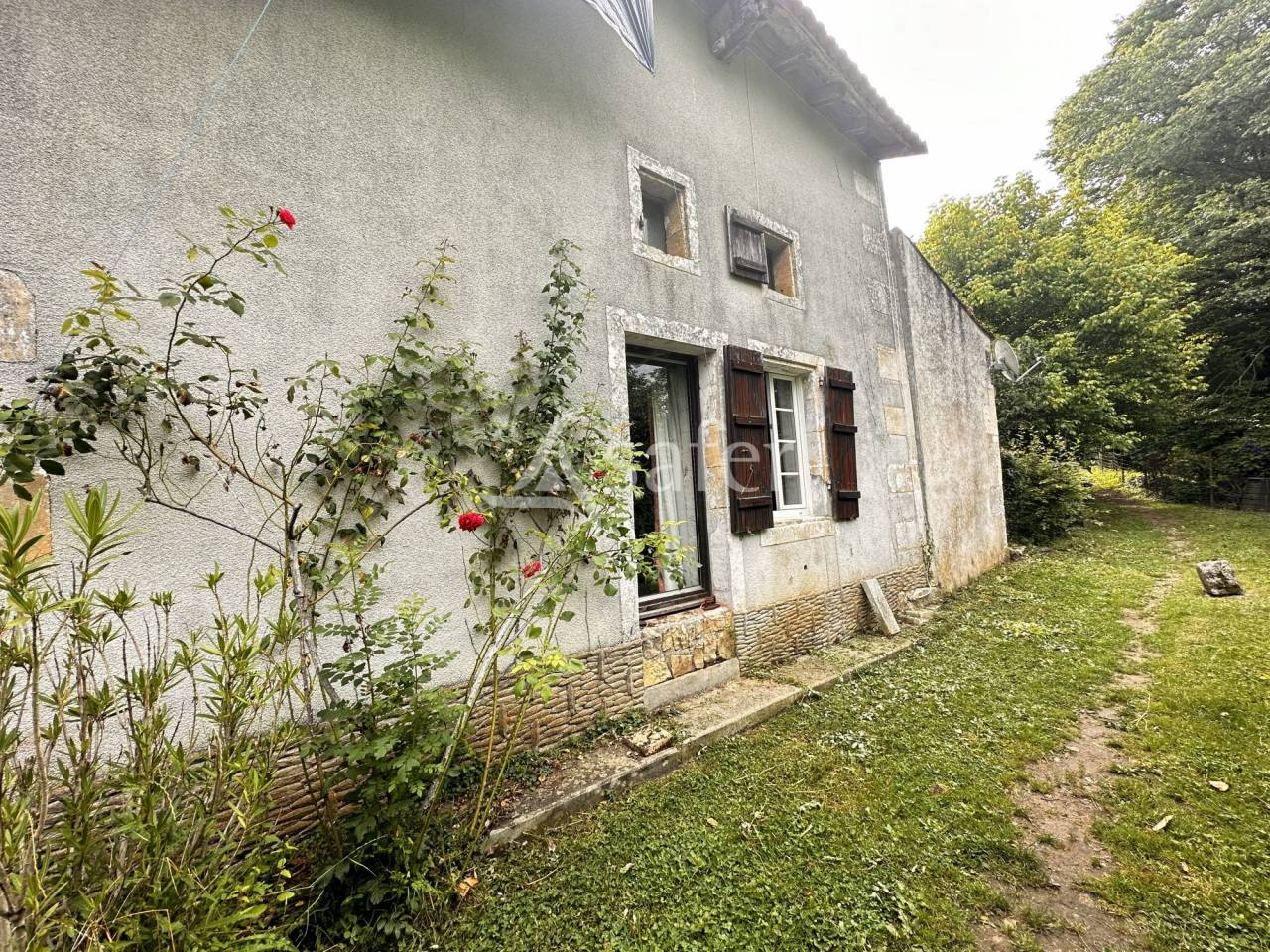 Other country property  Charente
