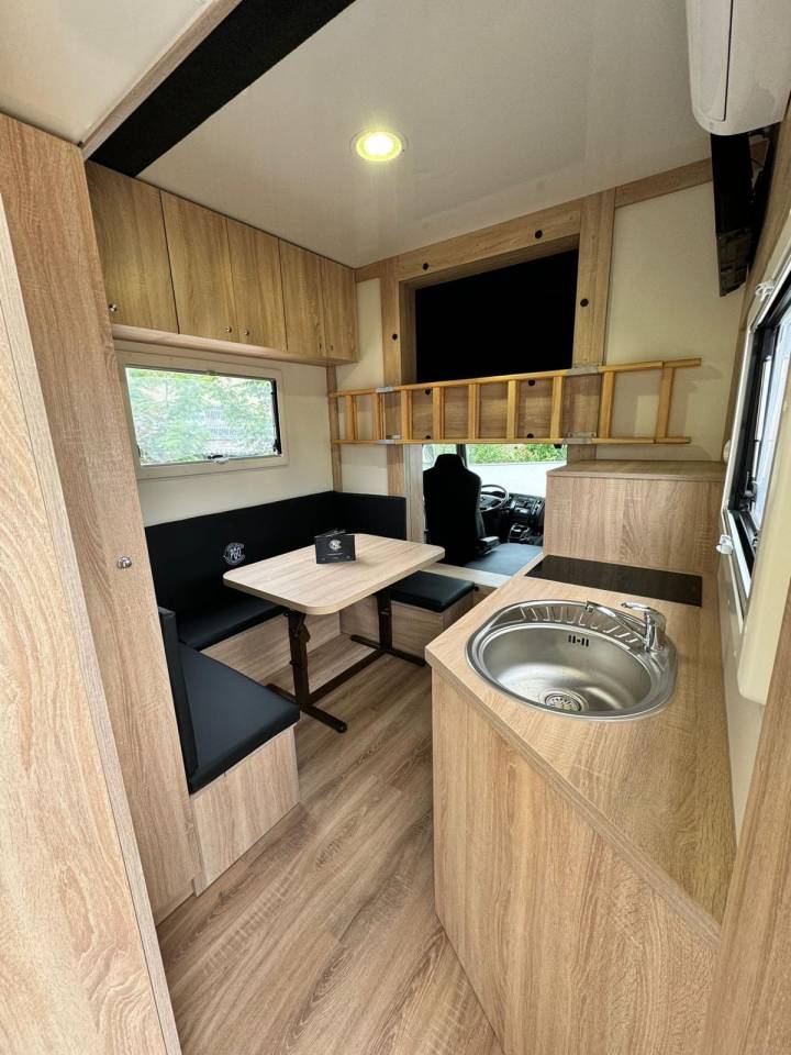 Horsebox NON-HGV Renault Conceptpgo 7  2017 Used