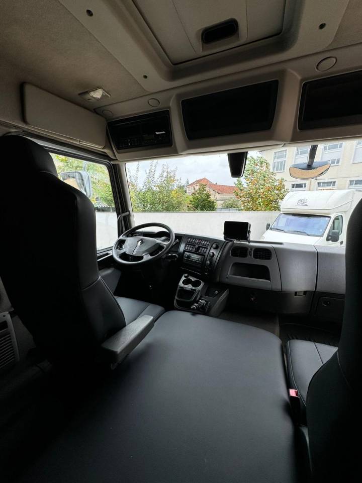 Horsebox NON-HGV Renault Conceptpgo 7  2017 Used