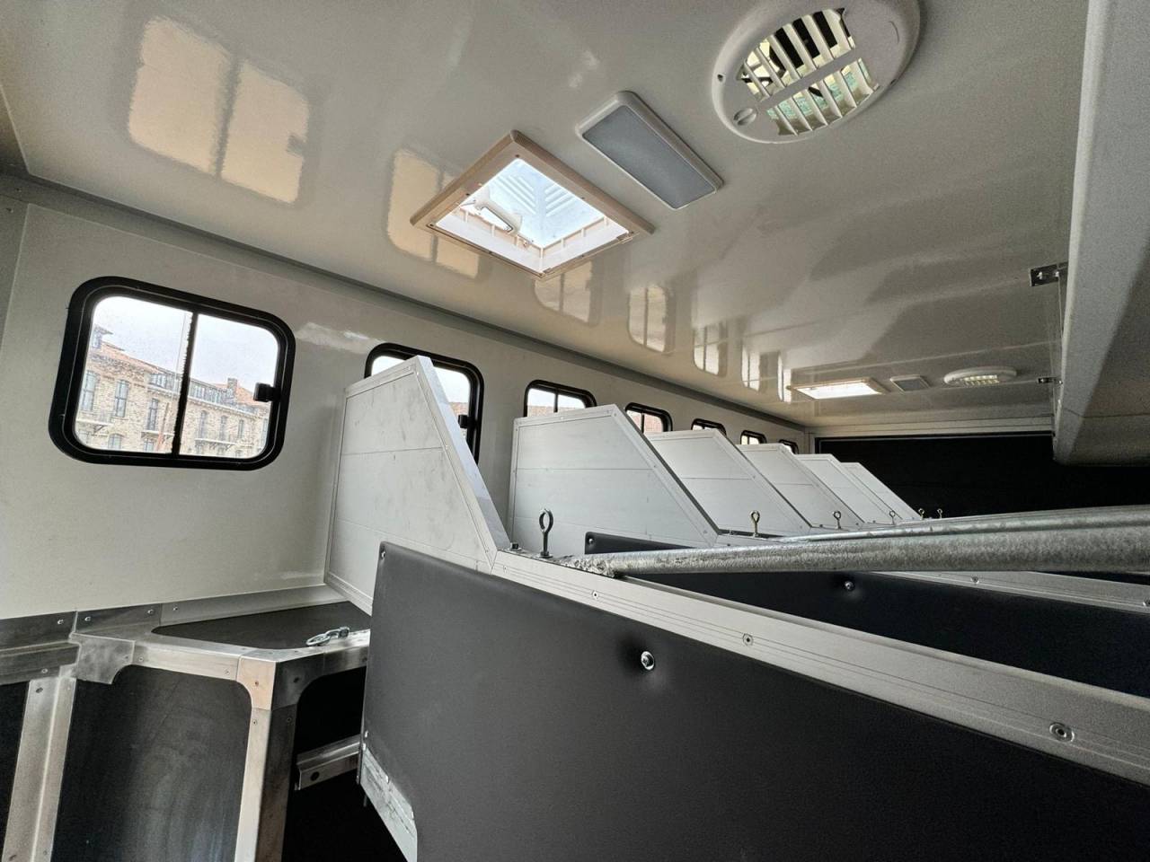 Horsebox NON-HGV Renault Conceptpgo 7  2017 Used