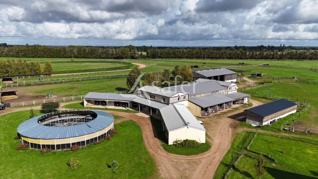 Equestrian property  Calvados
