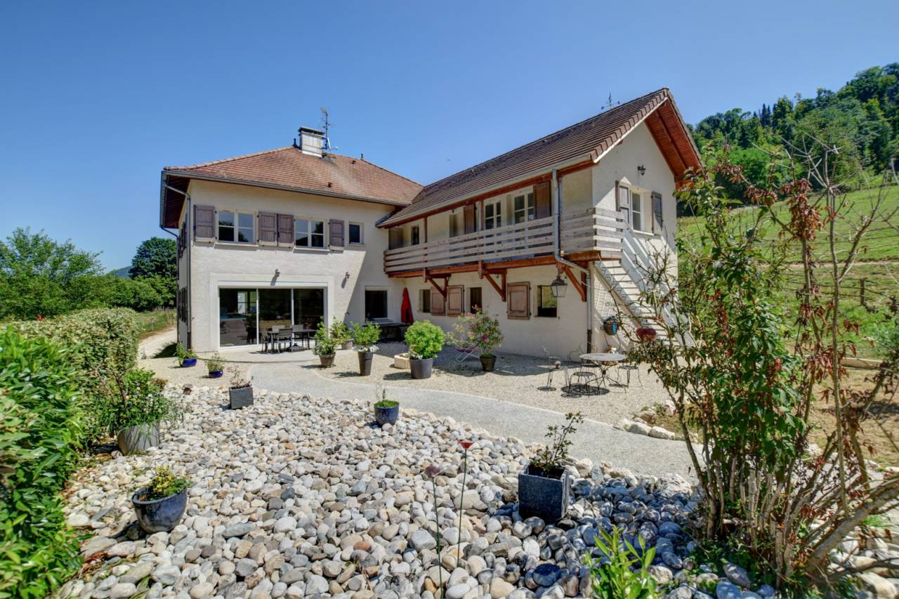 Equestrian property  Isère