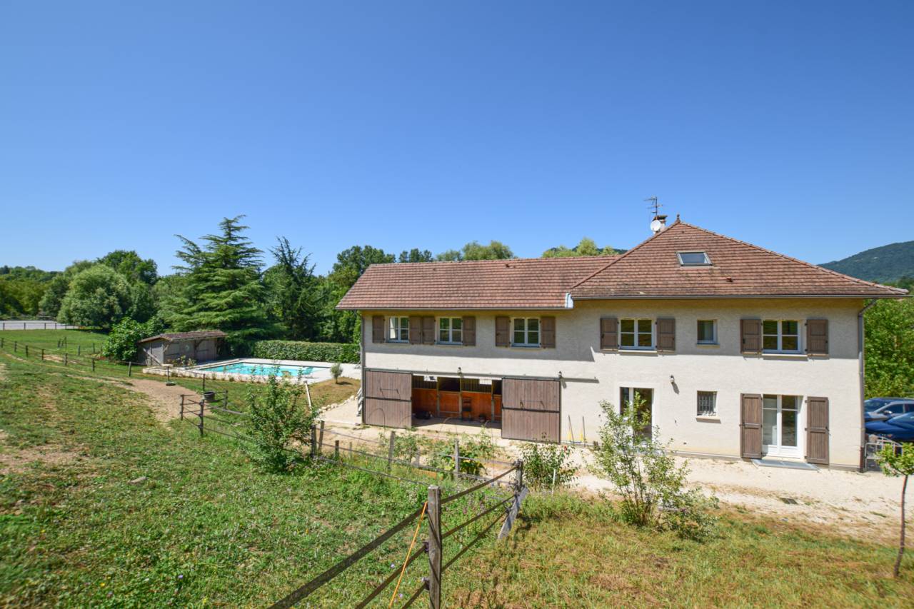 Equestrian property  Isère