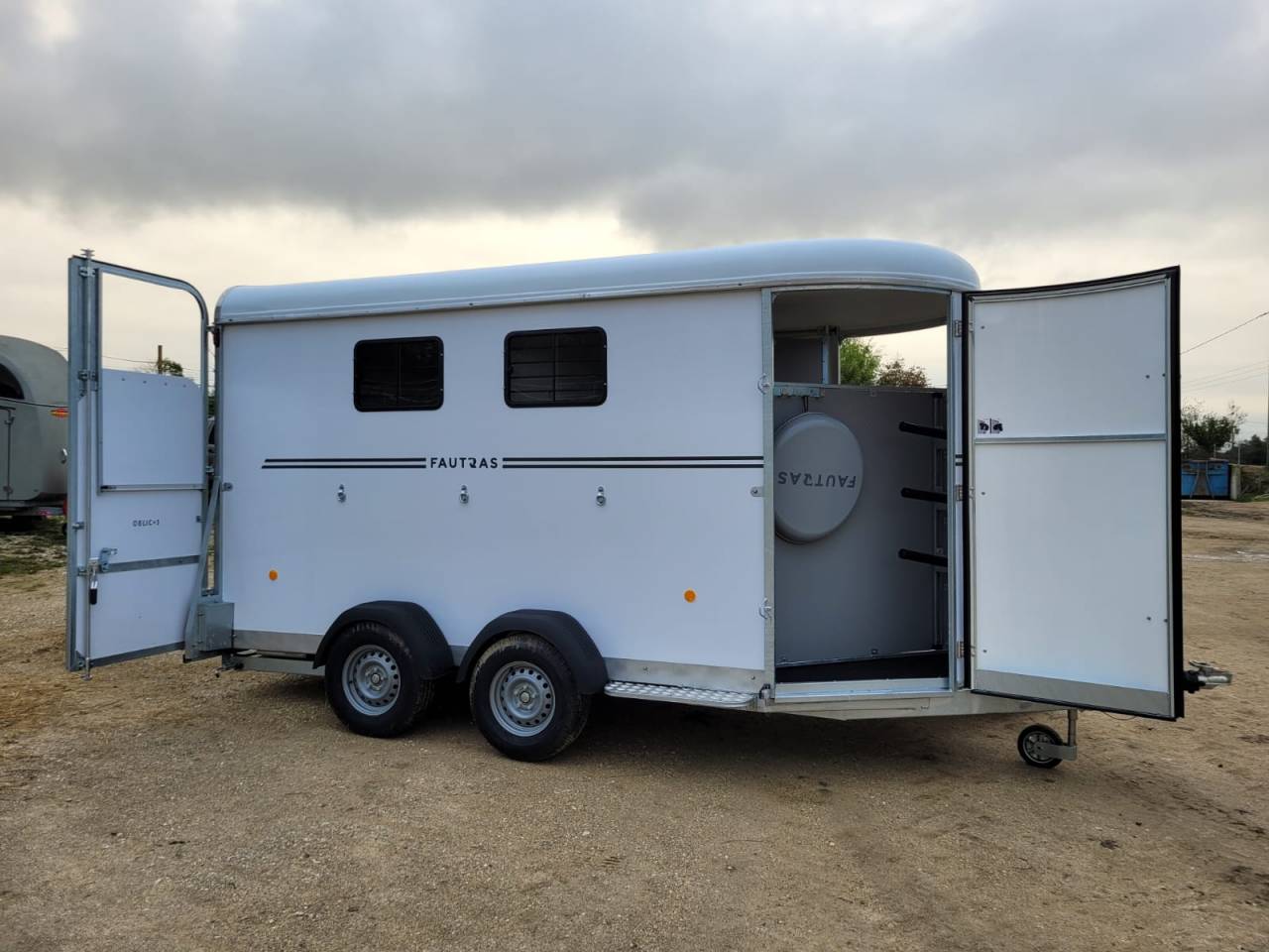 Horse trailer Fautras OBLIC+3 3 Stalls 2024 New