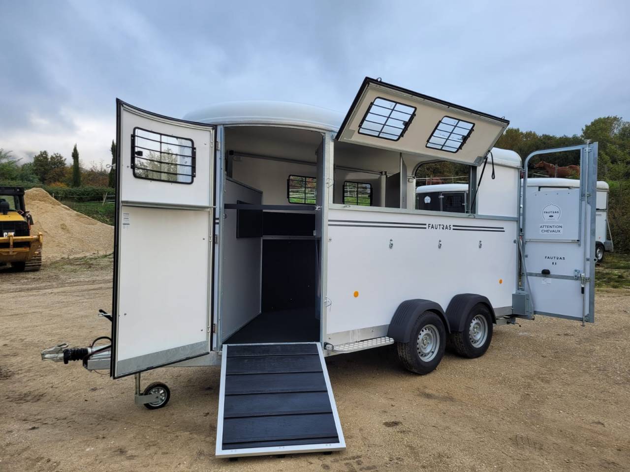 Horse trailer Fautras OBLIC+3 3 Stalls 2024 New