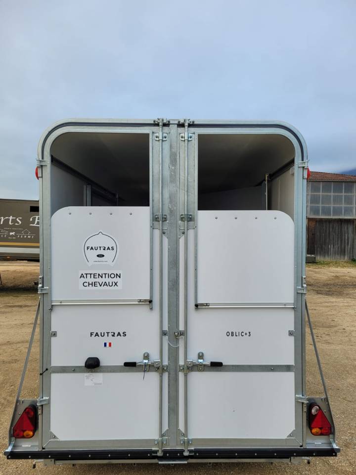 Horse trailer Fautras OBLIC+3 3 Stalls 2024 New