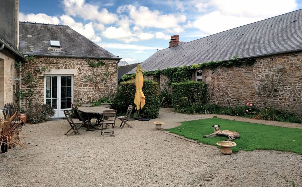 Luxurious equestrian property  Manche