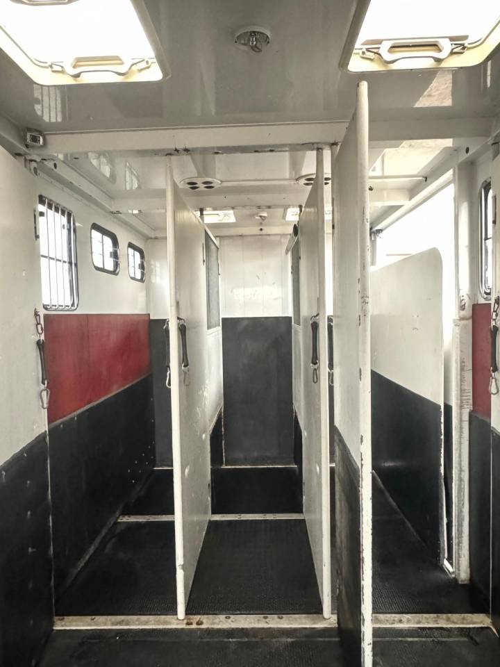 Horsebox NON-HGV MTM VOLVO 2006 Used