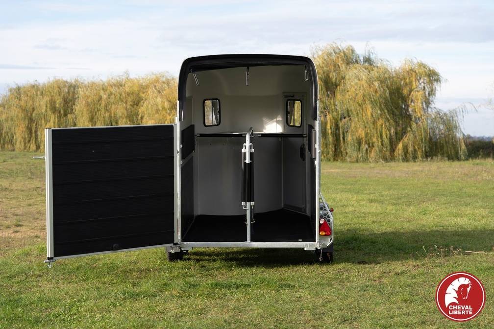 Horse trailer Cheval Liberte GOLD ORIGINS ALULINE AVEC SELLERIE 2 Stalls 2025 New