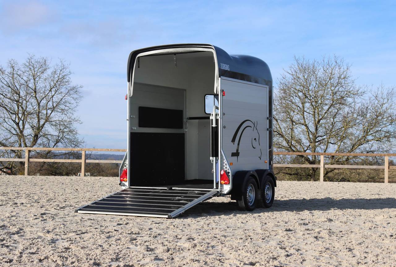 Horse trailer Cheval Liberte GOLD ORIGINS ALULINE AVEC SELLERIE 2 Stalls 2025 New