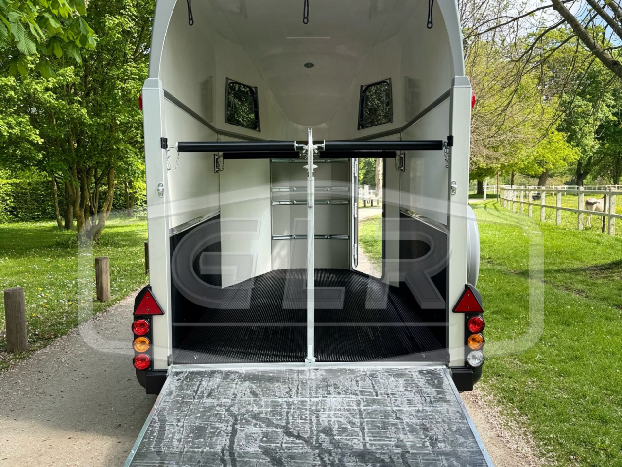 Horse trailer Ifor Williams HBEECO 2 Stalls 2025 New