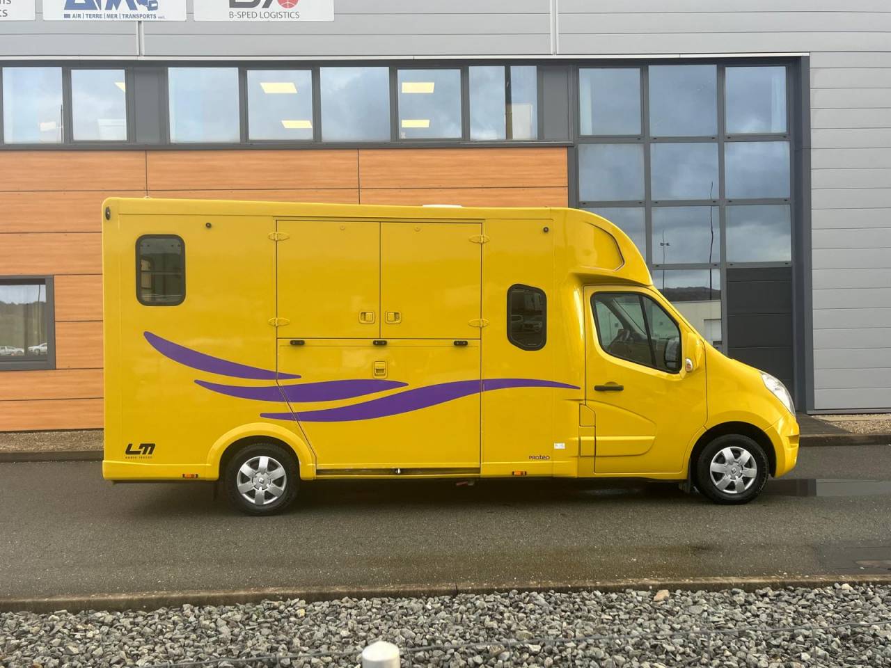 Horsebox HGV Theault PROTEO STALLE 5 PLACES 2017 Used