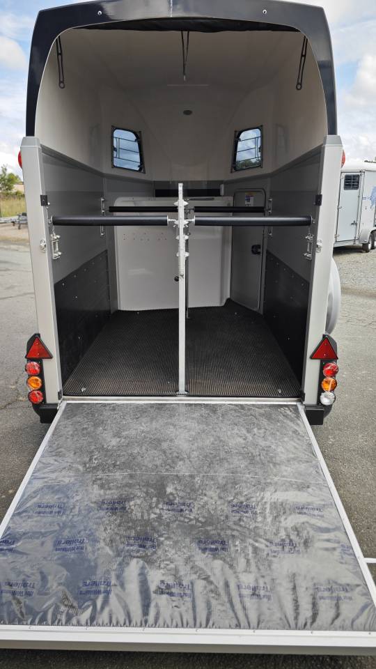 Horse trailer Ifor Williams Hbe 506 2 Stalls 2025 New