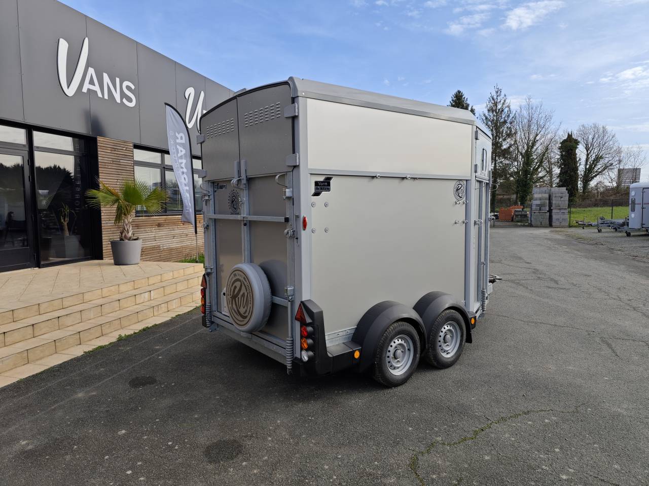 Horse trailer Ifor Williams Hb511 2 Stalls 2025 New