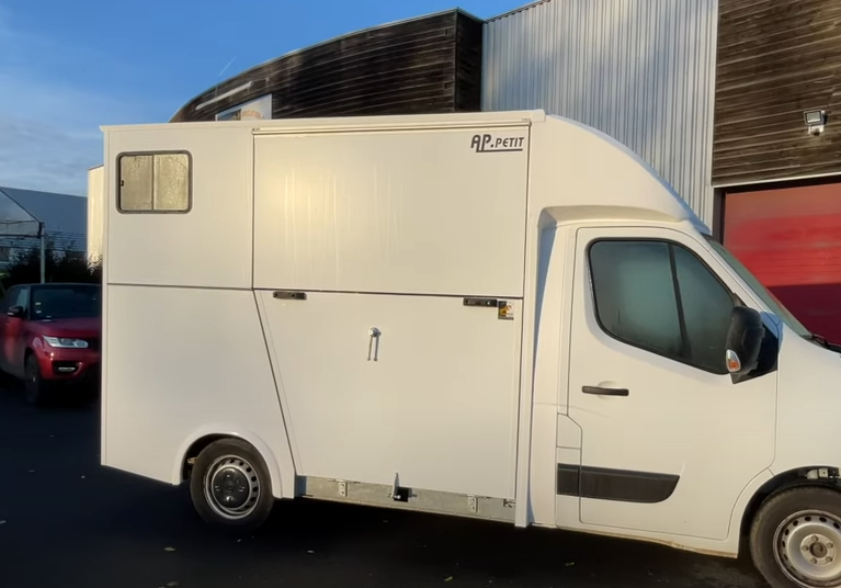 Horsebox HGV AP Petit Renault MASTER L2 2018 New